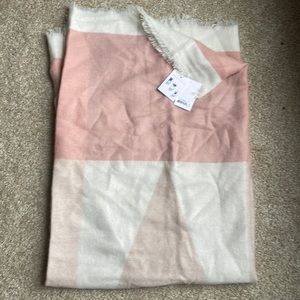 New with tags wear multiple ways scarf